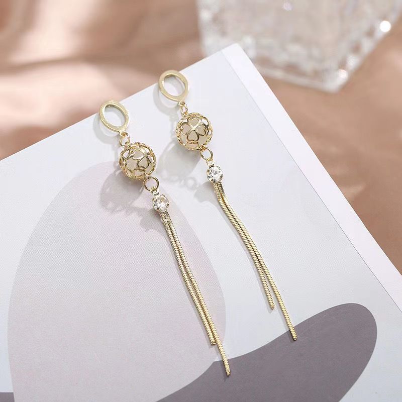 Light luxury high-end sense gold long fringed temperament earrings fashionable atmosphere versatile stud earrings personalized daily earrings