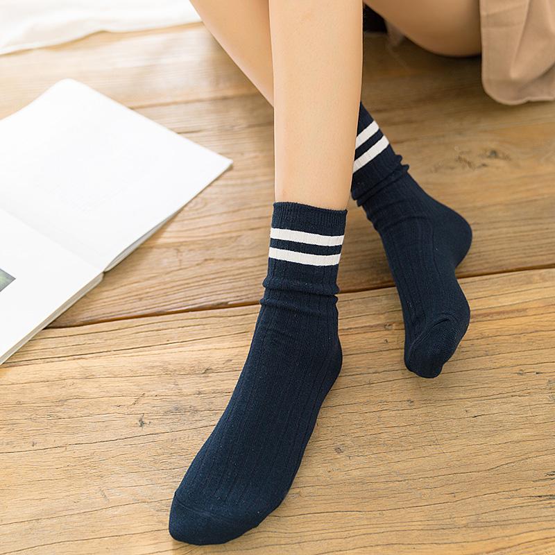 Neue koreanische japanische Art Damen Socken Lockere Socken Schulmädchen Harajuku Einfarbige Nadelstrick Gestreifte Lässige Baumwollsocken