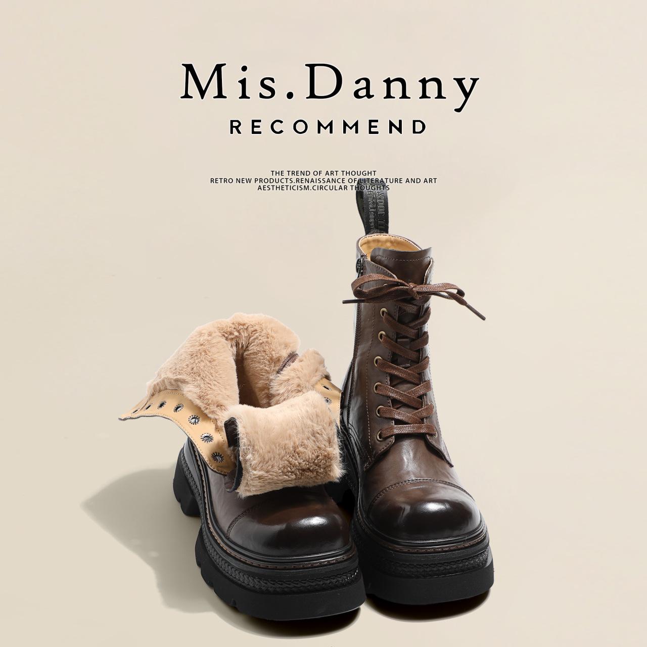 

[Fanfna] Increase the height of 7CM thick-soled Martin boots for women s 2025 autumn and winter new color-rubbing locomotive fried street short boots 40