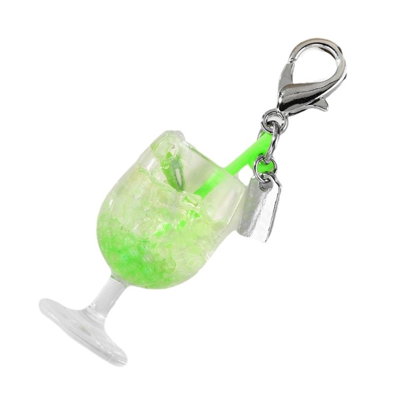 

Multifunctional Small Tumbler Keychain with Fruit Charm Pendant Fashion Accessory for Bags and Keys Decoration зелений