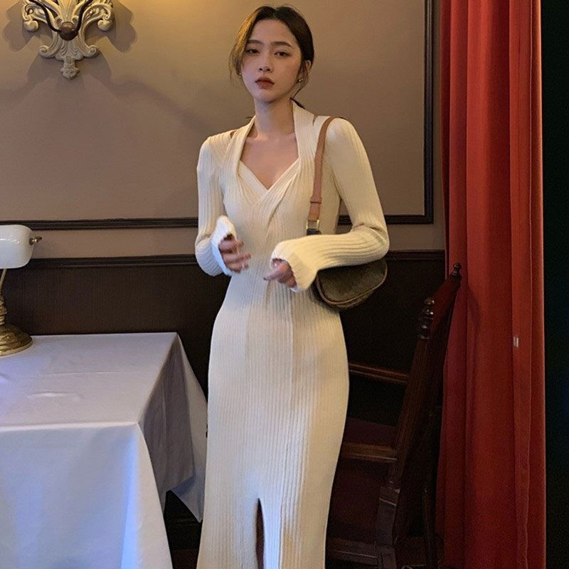 With Coat, Small Black Dress, Base Temperament, Black Slim-fitting V-neck Knitted Dress, Autumn and Winter Women