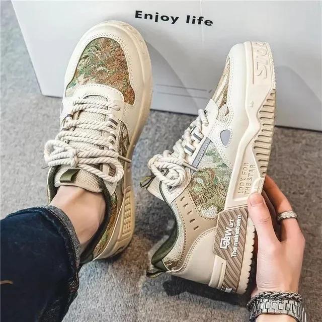 Fashion Men Skateboarding Shoes Canvas Thick Bottom Platform Shoes Comfortable Breathable Vulcanized Shoes Casual Sneakers Student Shoes