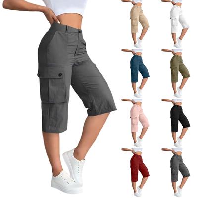 Damshorts med mellanhög midja, avslappnad passform, cargostil, med elastisk midja baktill, knapp- och dragkedjeförslutning, design med flera fickor