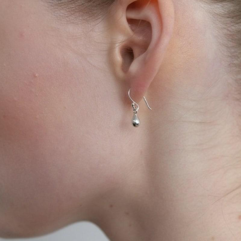 

LOVE ME MONSTER [Silver] Tini Drops Earrings (L251MER050) SILVER