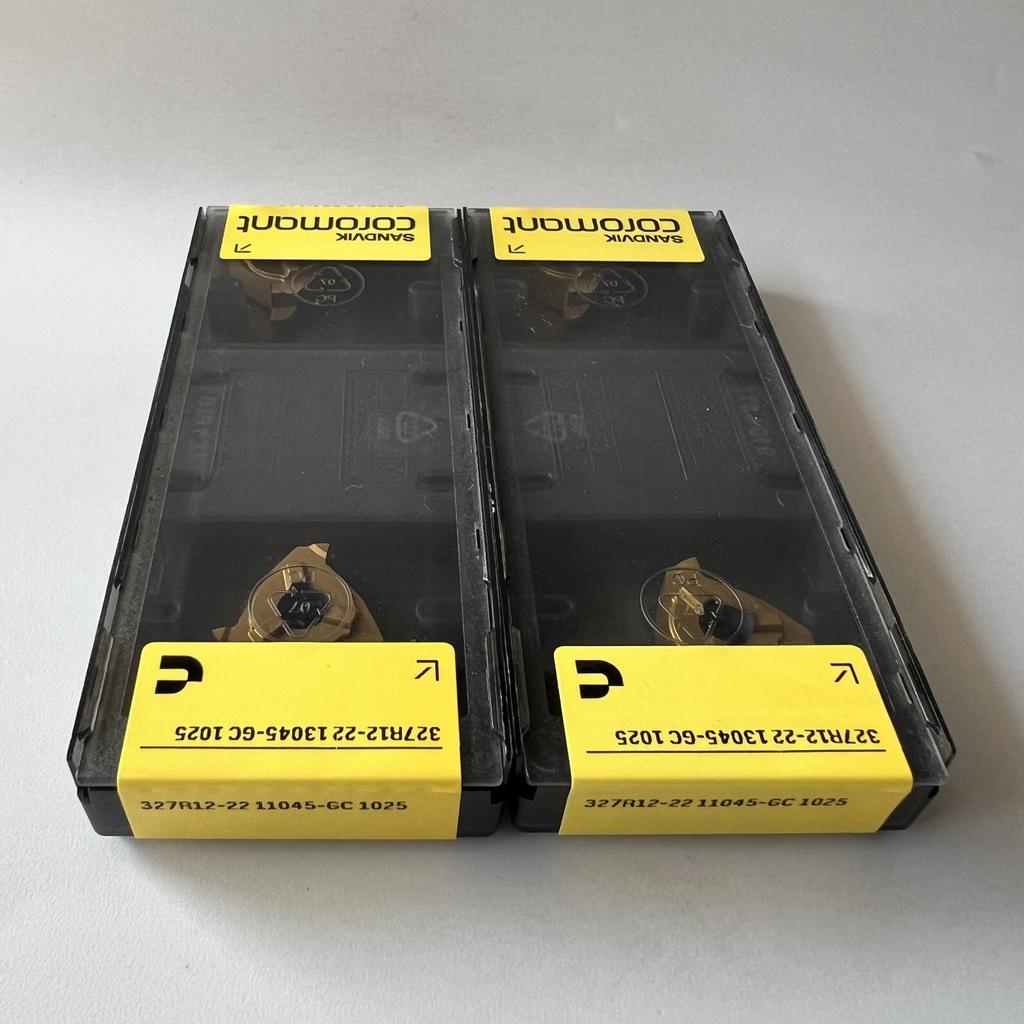 SANDVIK / 327R12-2211045-GC 1025 / Original Swedish hard alloy blade 2 Pcs