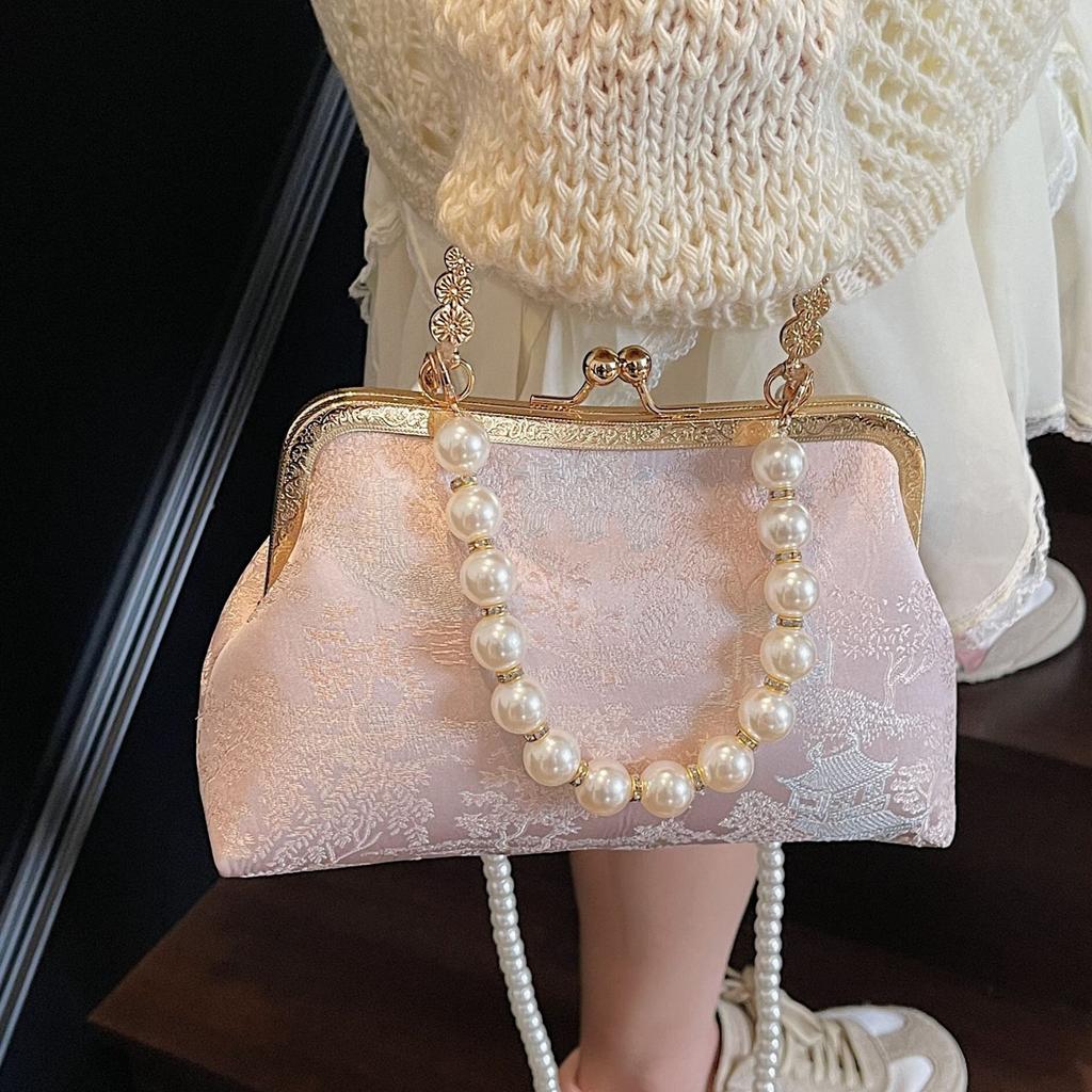 Dinner Embroidery Pearl Portable Shell Bag Women's 2025 Summer New Niche Design Clip Crossbody Bag