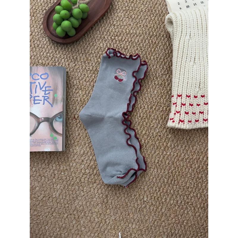 Lady Spring and Autumn Vintage Love Cherry Embroidery Bow Wooden Ear Edge Boneless In Tube Pile Socks