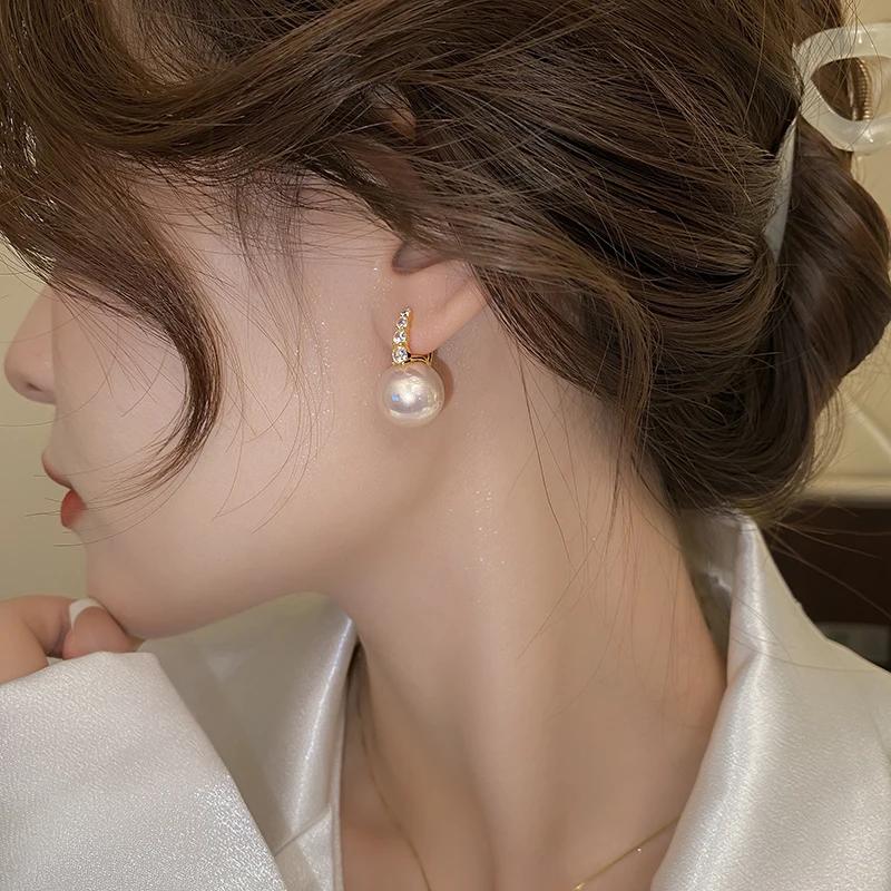 2024 Women's Elegant Temperament Light Pink Pearl Dangle Earrings Korean Fashion Zircon Luxury Accessories for Gilr‘s Earstud