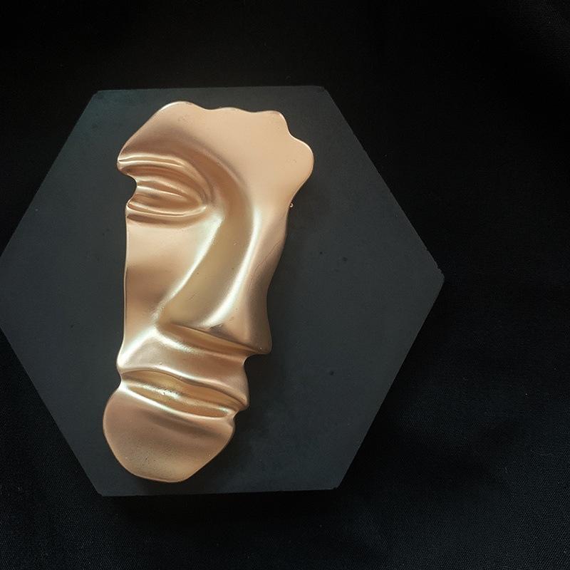 Thousands Of People, Avatar Brooch, Golden Face Mask, Relief Corsage, Niche High-End Pin Accessories