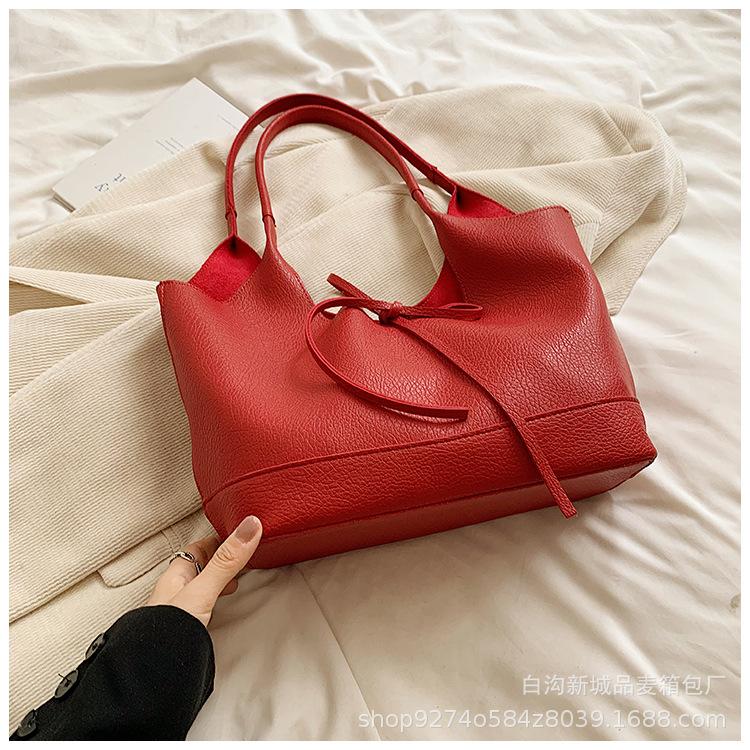 

Portable vegetable basket, mother bag, women s bag 2025 new bow tote bag, large-capacity commuter shoulder armpit bag червоний