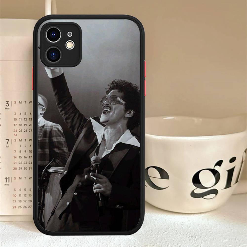 B-Bruno M-Mars Singer For IPhone 16 15 14 13 12 11 Pro Max X XS MAX Plus Translucent Black Phone Cover