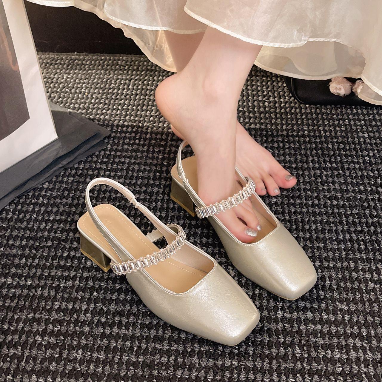 

Шампань стразы слово с сумкой голова сандалии женские туфли Мэри Джейн с юбкой 2025 лето новые удобные низкий каблук 40 шампанского