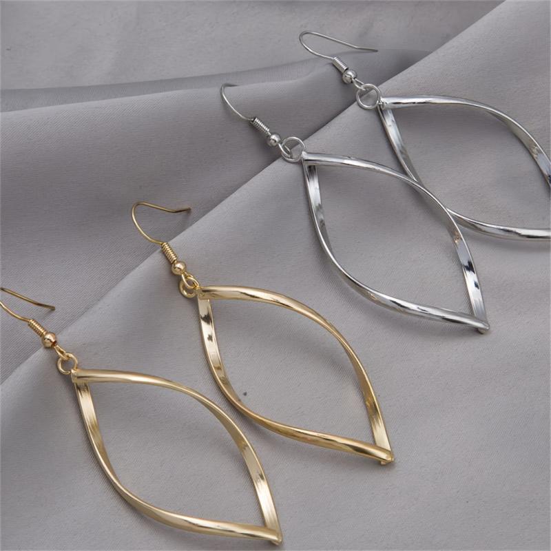 1 Pair Women's Geometric Rhombus Earrings Wave Twisted Design Sweet Sparkling Metal Drop Ear Climbers Electroplated Elegant Jewelry for Daily Party
