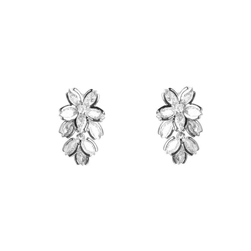 Elegant Rhinestone Flower Stud Earrings: Fashionable & Trendy for 2025