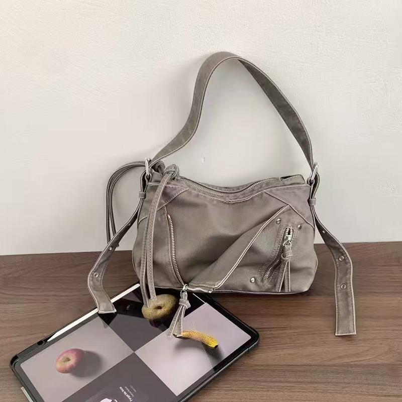 Fashion Tassel Underarm Bag Y2k Hot Girl Vintage Motorcycle Bag Tassel-decorated Women's Handbag Casual Versatile Commuter Bag