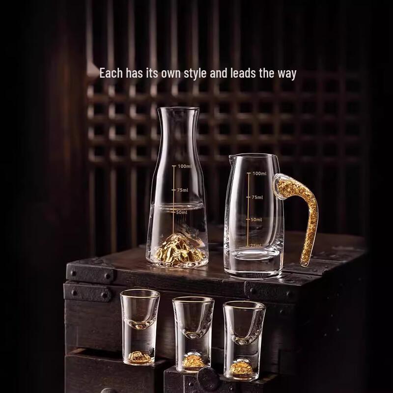 Yiyang Luxury Baijiu Decanter & Cup Set