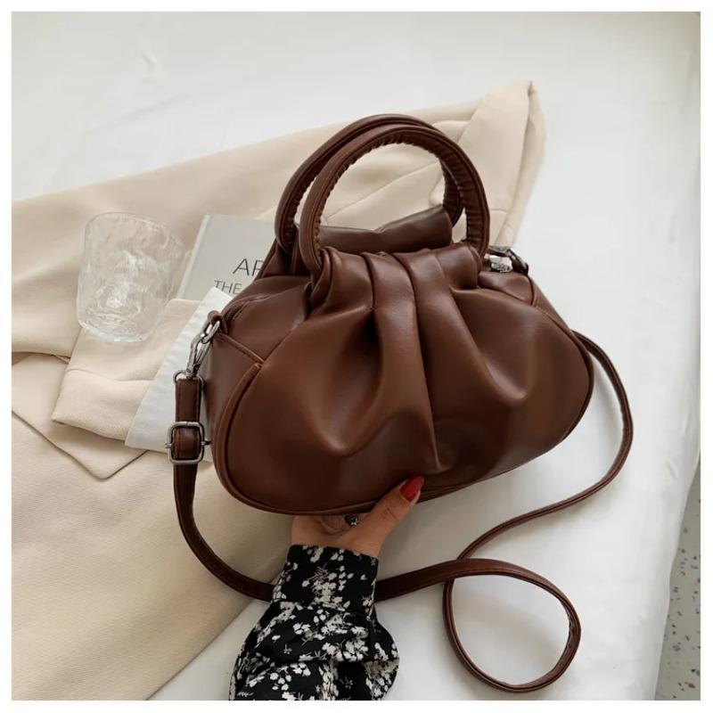 Vintage solid color pleated design women's bag, French style crossbody small bag, exquisite and elegant versatile handbag