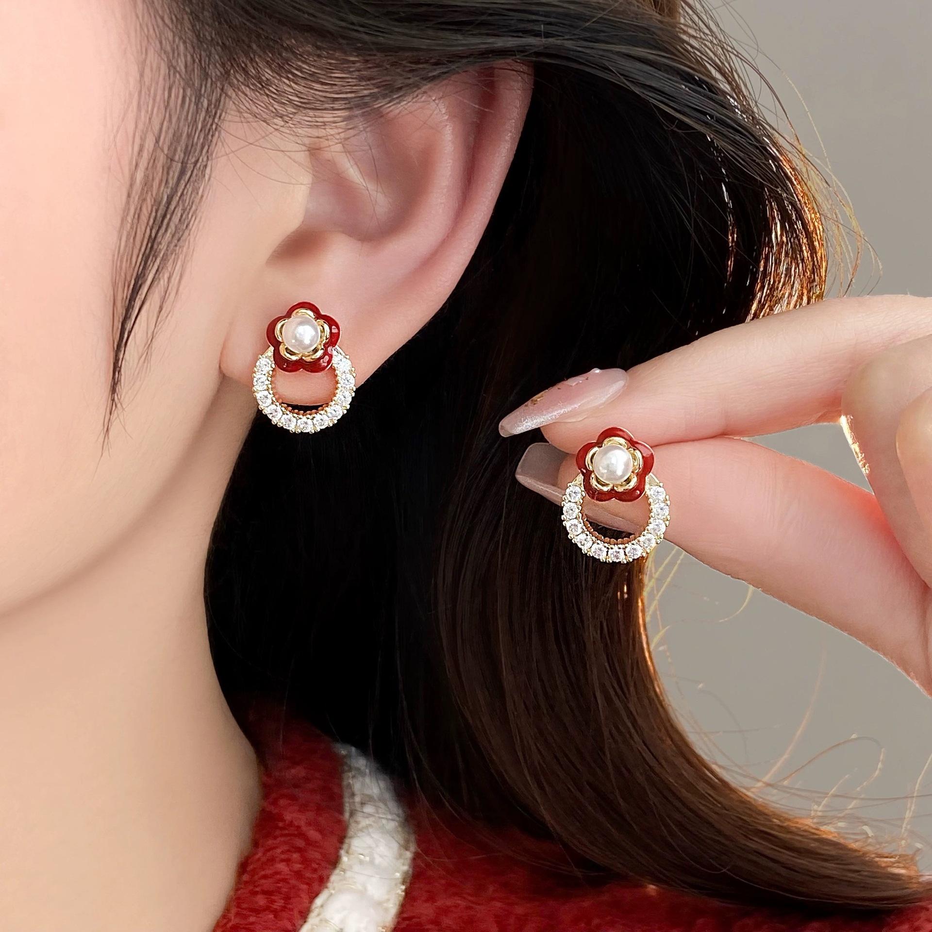 

Sweet flower red stud earrings new light luxury high-end temperament atmospheric explosive earrings women s unique earrings