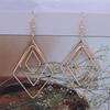 New Hollow Rhombus Dangle Earrings for Women Trendy Golden Color Geometry Metal Statement Drop Earrings Party Hook Ear Jewelry