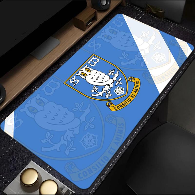 Sheffield Wednesday Crest mouse pad, rubber base, esports desk mat, mouse pad for gamers and office use, gaming desk , easy to clean mat