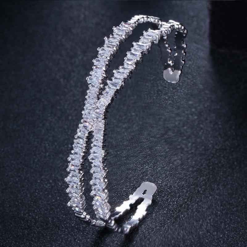 Trendy Hand Jewelry, Shiny Zircon Cross Irregular Opening Bracelet.