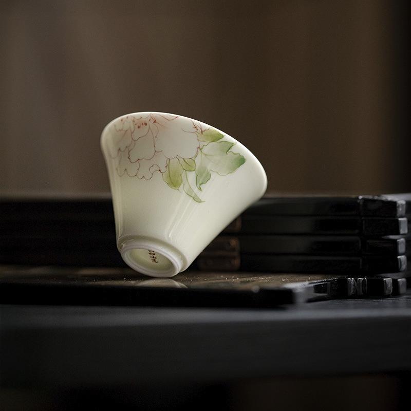 Hand Painted Peony Ceramic Teacup Chinese Kungfu Tea Set Elegant Porcelain Tea Cup Floral Design Tea Ceremony Single Cup Gift