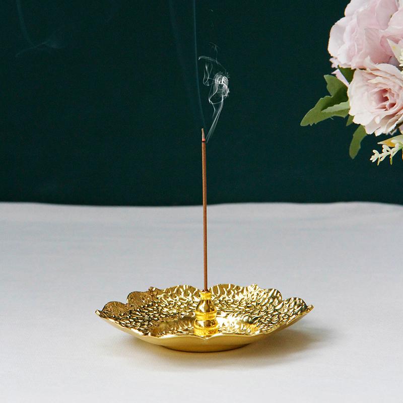 

Iron Art Aromatherapy Stove Decorative Gold Bedroom Incense Burner European Carving Patterns Ornaments Home Decorations