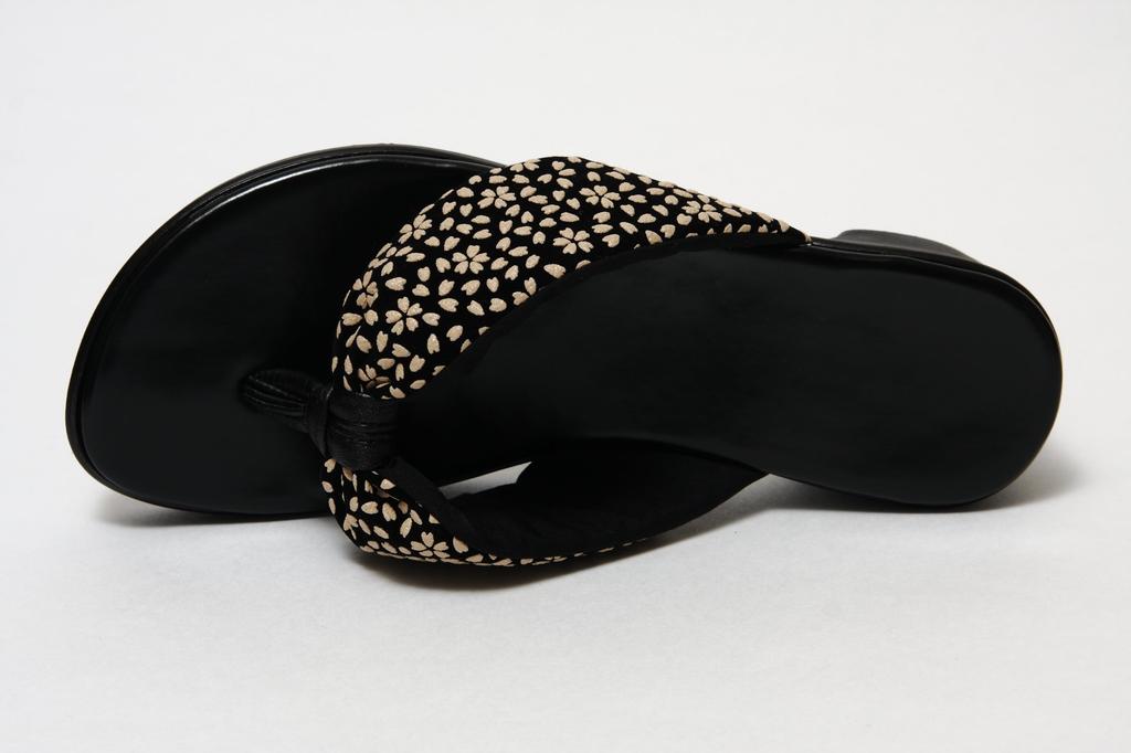 Blossom Pattern Japanese Made in Inden Perfect for Everyday Wear and Yukata [Hasegawa Co., Ltd.] "Cherry Sandals" Japan, Beige, Medium, Style,