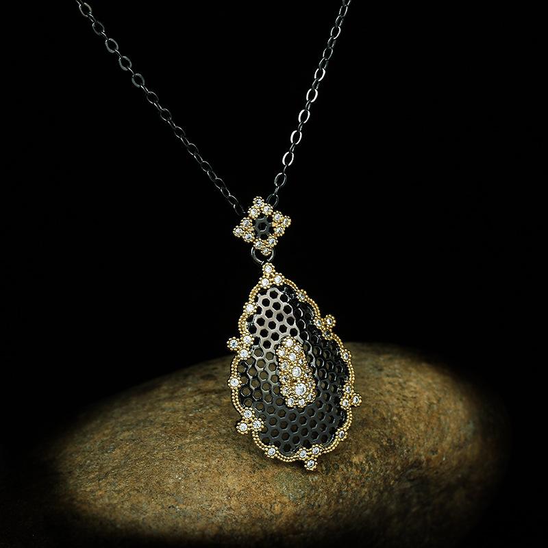 Italian Craft Jewelry Snowflake Pendant Elegant Color Separation 925 Gold-plated Shining Zirconium Diamond Retro Palace S