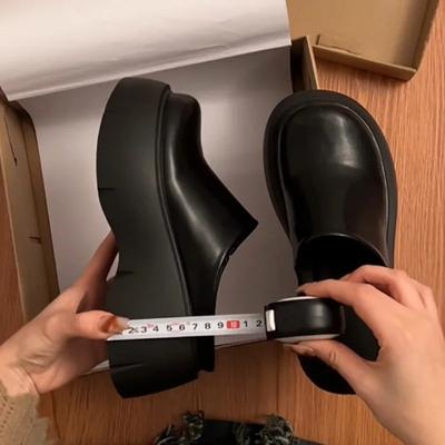 Mode 2024 Vår Damtofflor Skor Mode Rund Tå Grund Slip On Dammulor Skor Utomhus Plattforms Flats Skor