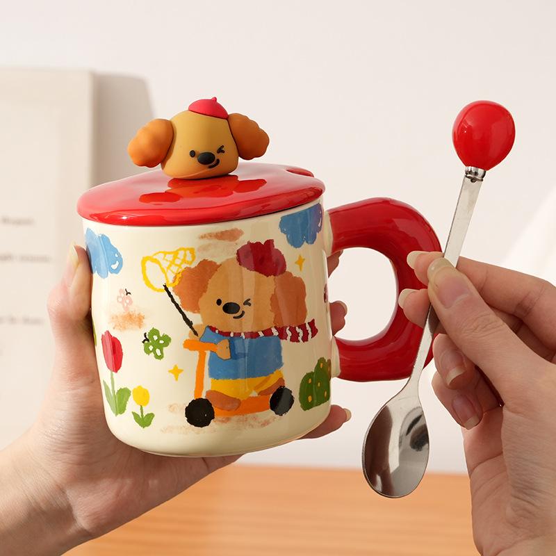 

Креативная керамическая кружка высокой ценности с крышкой и ложкой, бытовая, для пары, для воды, подарочная коробка, милый маленький подарок. 400ml