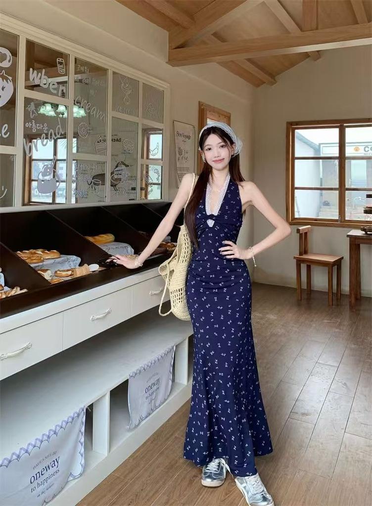 Korean Lace Splicing Floral Suspender Dress for Women's New Small Man Pinching Waist and Looking Thin Hanging Neck Long Skirt