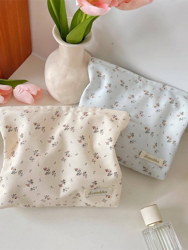Korean Small Fresh Floral Makeup Bag - Large Capacity Travel Cosmetics Organizer