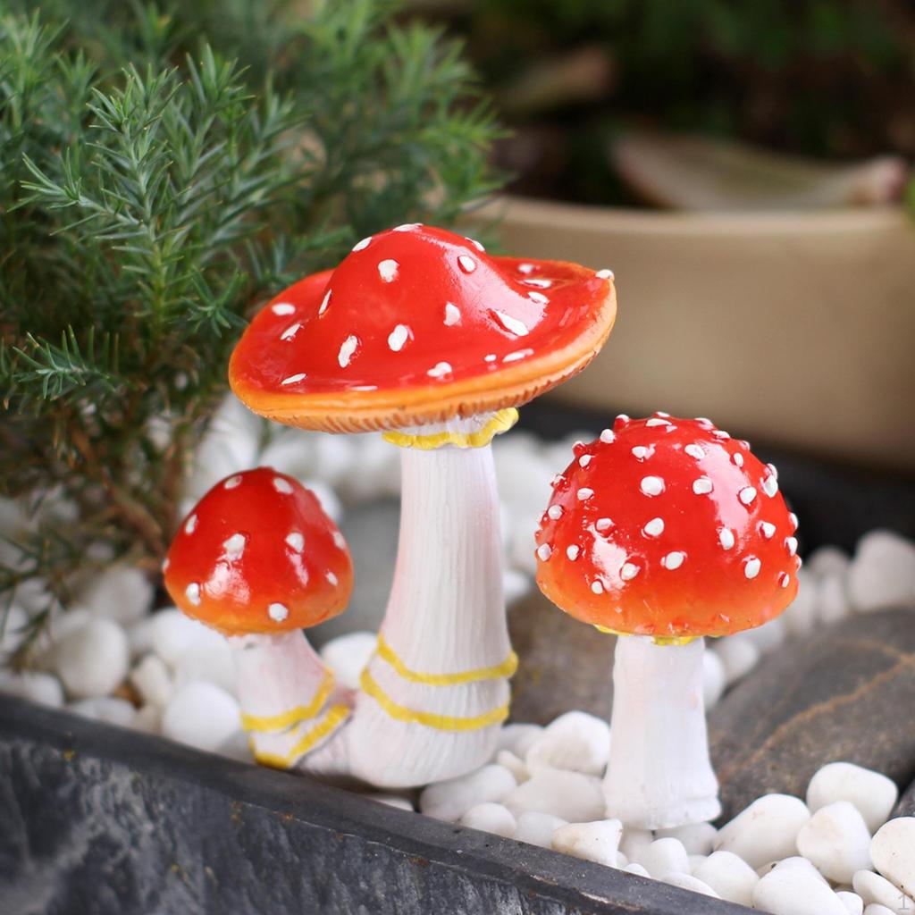 2 Decorative Mushroom-Shaped Garden Stakes for Flower Pots, Small Sculptures, Miniature Figures