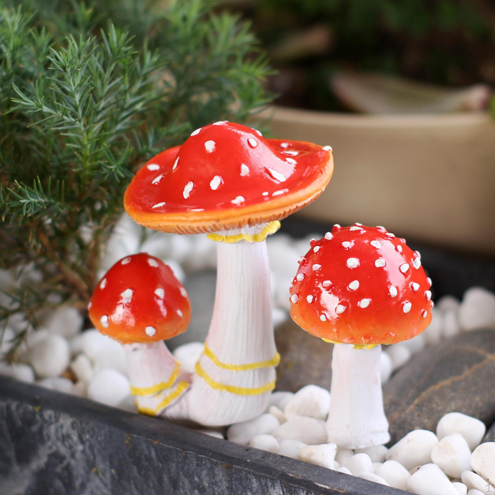 

2 Decorative Mushroom-Shaped Garden Stakes for Flower Pots, Small Sculptures, Miniature Figures красный