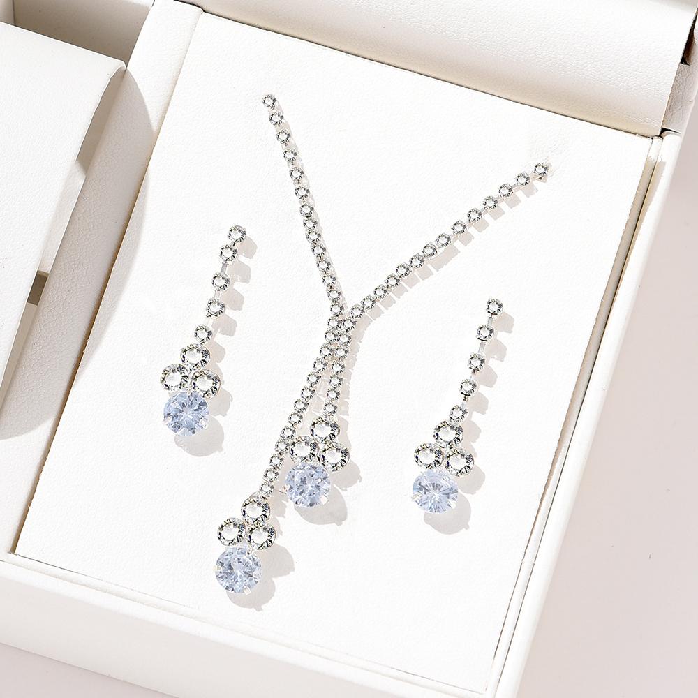 3 Piece Women Minimalist Fashionable Personalized High End Zircon Set With Sparkling Rhinestones Zircon Necklaces Earrings