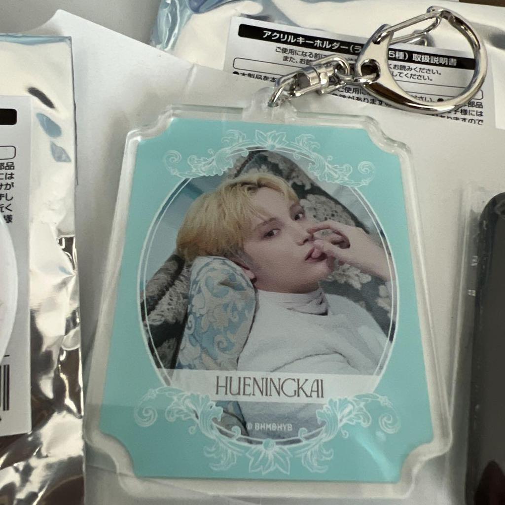 [USED] TXT Hueningkai acrylic stand and other set