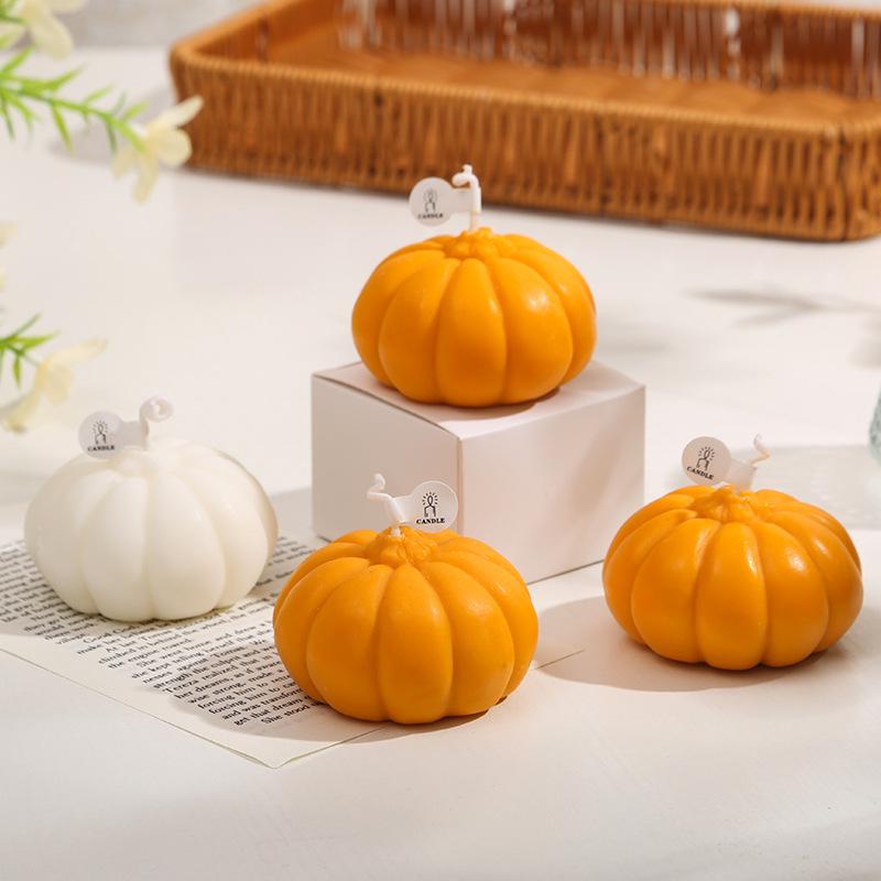 Pumpkin-Shaped Halloween Scented Candles - Perfect for Parties & Weddings