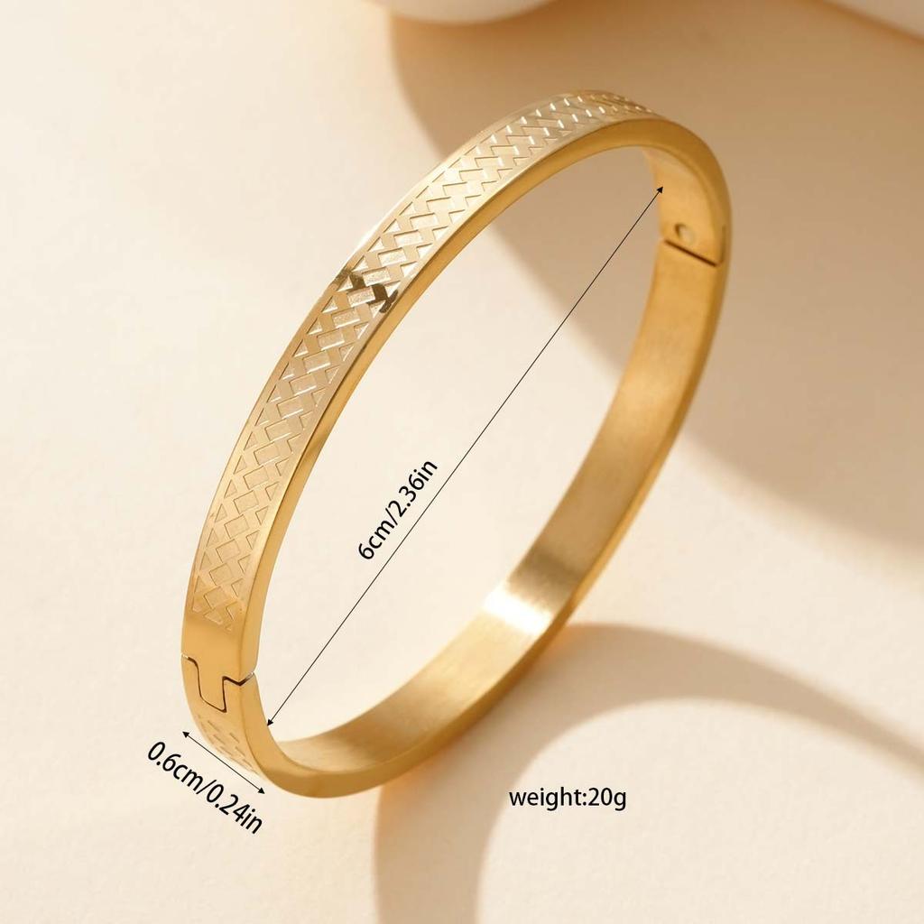 Hot-selling European and American couple bracelets, romantic plaid bracelets, titanium steel egg-shaped buckle, plaid pattern bracelets for men