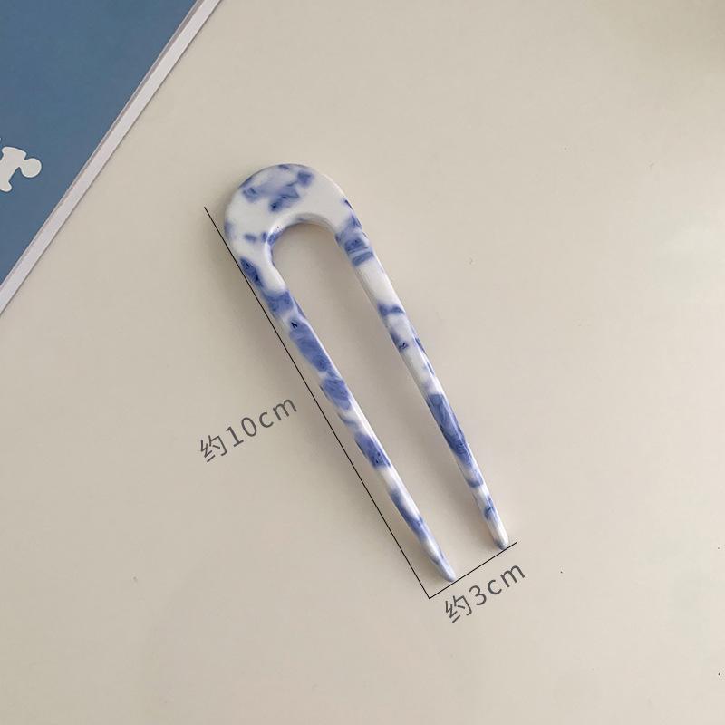 Retro Blue & White Porcelain Pattern Acetate Hair Claw
