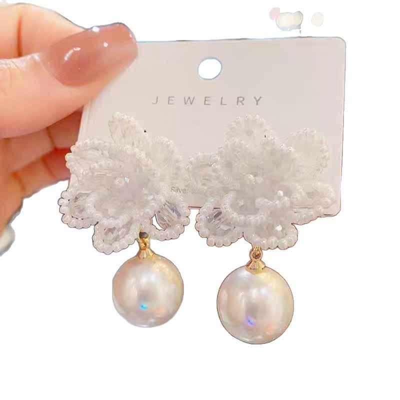 Hand-woven crystal flower stud earrings, super fairy temperament versatile pearl earrings earrings for women