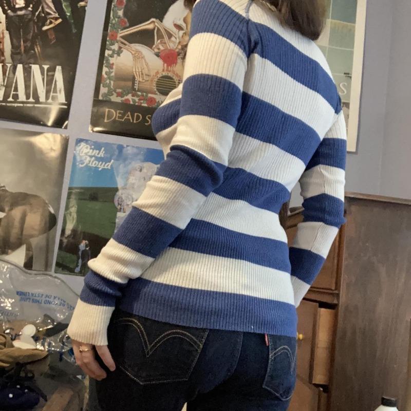 Women's Autumn and Winter New Striped V-neck Long-sleeved Sexy Slim Bottoming Knitwear