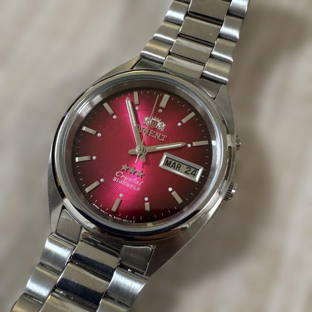 Orient Three Star Automatic Watch Red Red Date Day of the Week Simple
