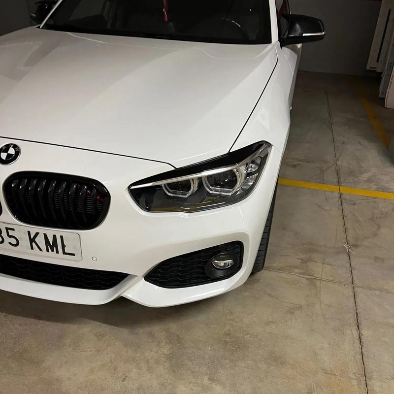 2Pcs Car Front Headlight Eyebrow Eyelid Cover For BMW 1 Series F20 F21 118i 120i 2015 2016 2017 2018  Glossy Black Stickers