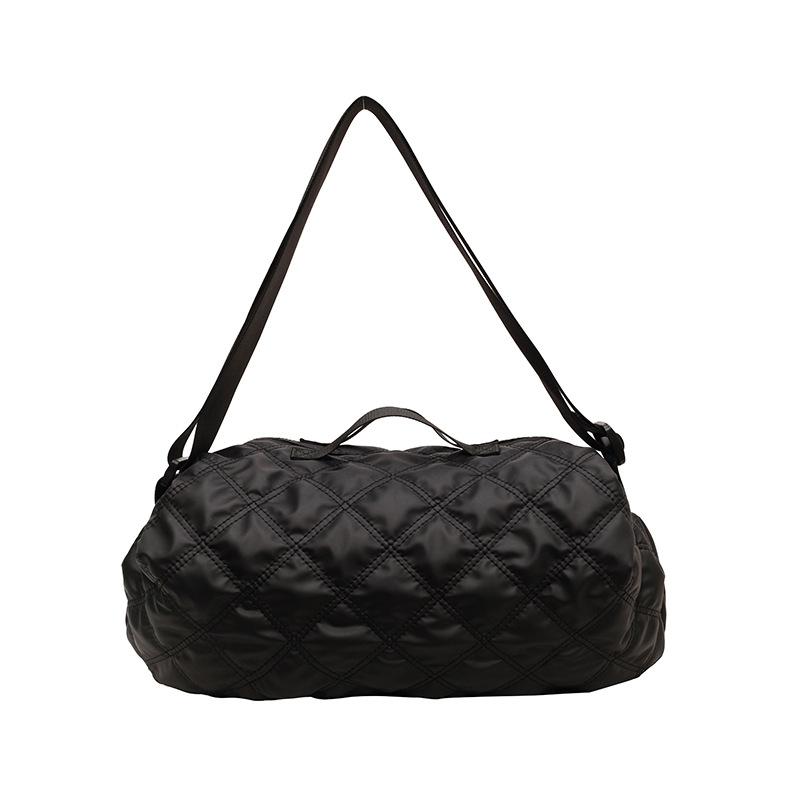 Large capacity fashion diamond messenger bag women's 2025 new trend travel personality foreign style commuting portable shoulder bag