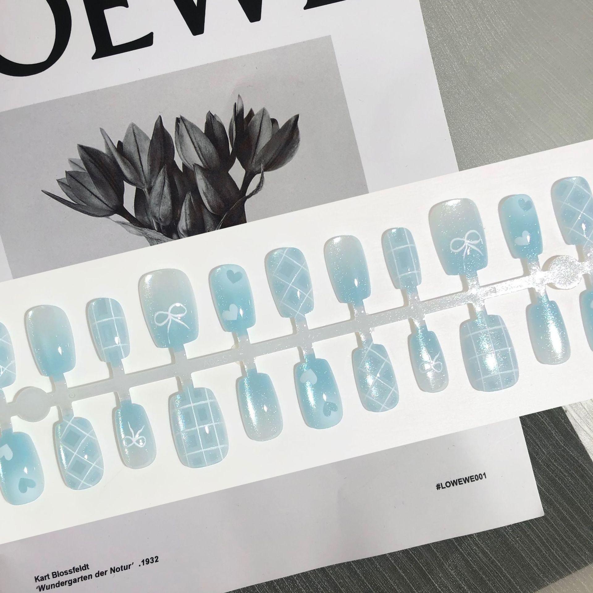 

Blue Ocean Gradient Cat Eye Press-On Nails - Heart Gingham Bow Design, Summer Fresh, Whitening Nail Art, Set of 30. YM347-M Heart Ocean [All M]