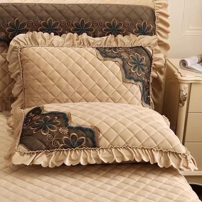 Thick Milk Velvet and Cotton Pillowcase Set Paired with Thick Velvet and Quick Heating Cotton Pillowcase for Warmth