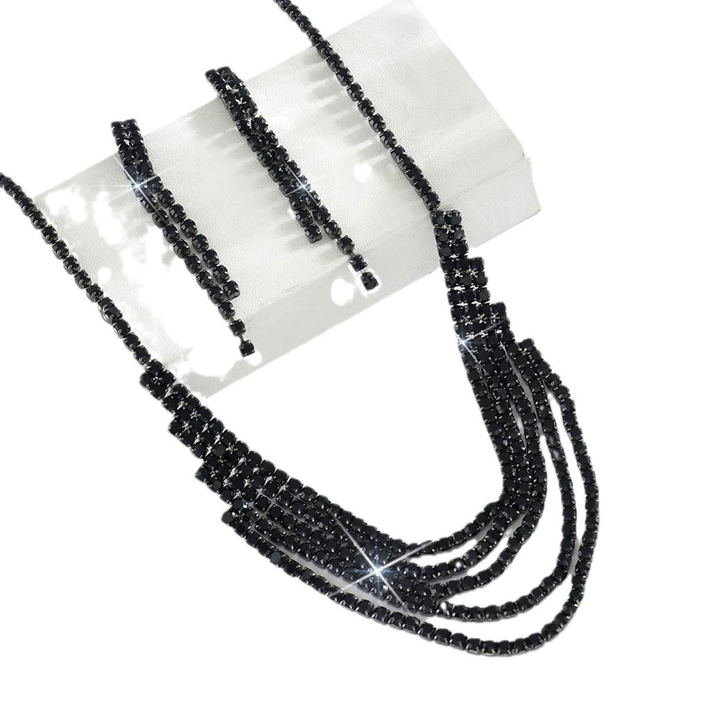 Boucles d'oreilles légères et luxueuses en chaîne de clavicule avec strass