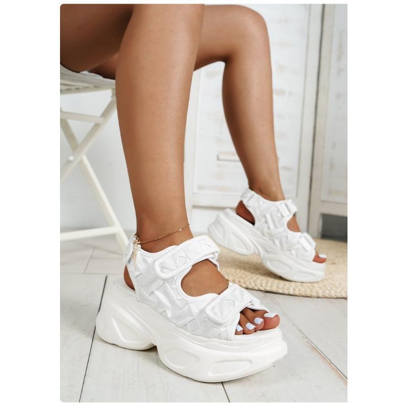 New Style of Sandals: Fashionable Velcro Large-sized Thick-soled Sandals