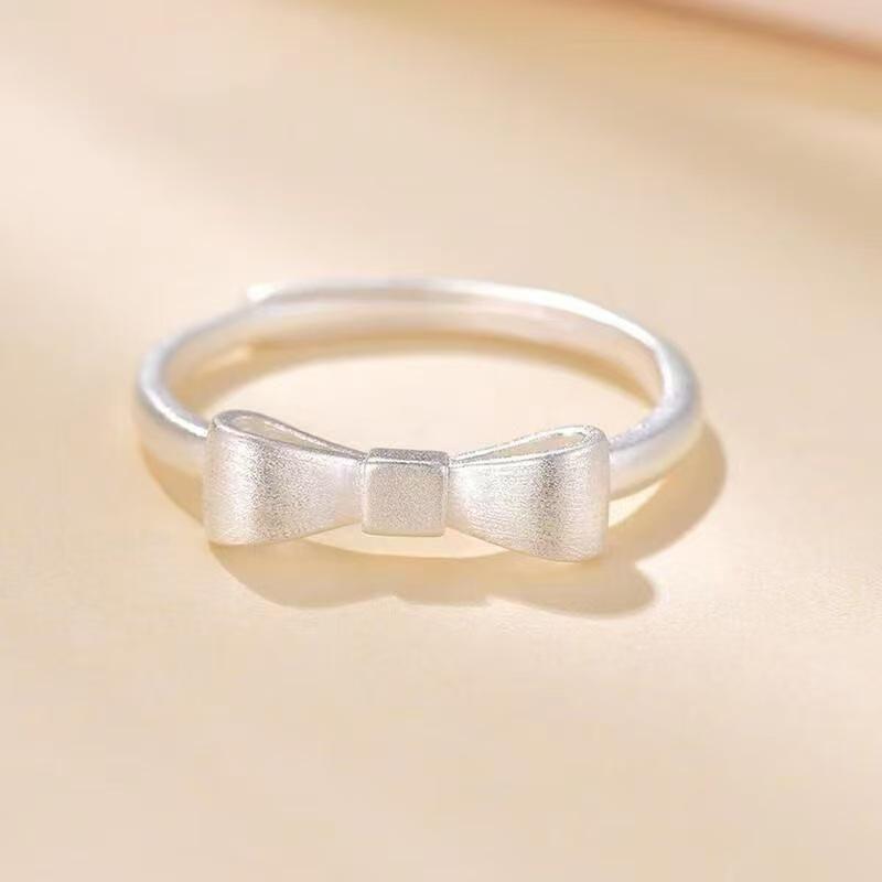 Elegant Women's Silver Bow Knot Open Ring - Fashionable, High-End, Light Luxury Jewelry